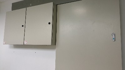 照明配电箱(板)安装底板-必须要与地线系统连接【650彩票】